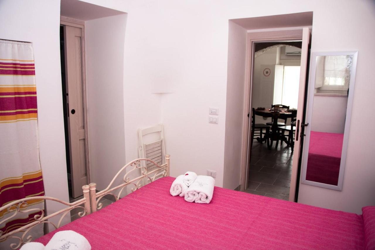 Trulli Donna Isabella Bed & Breakfast โลโกโรตอนโด ภายนอก รูปภาพ