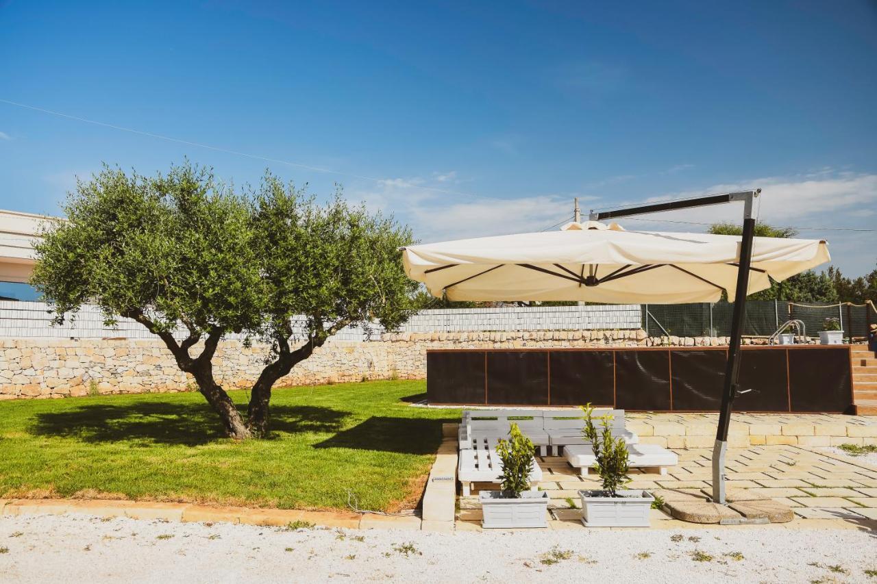 Trulli Donna Isabella Bed & Breakfast โลโกโรตอนโด ภายนอก รูปภาพ