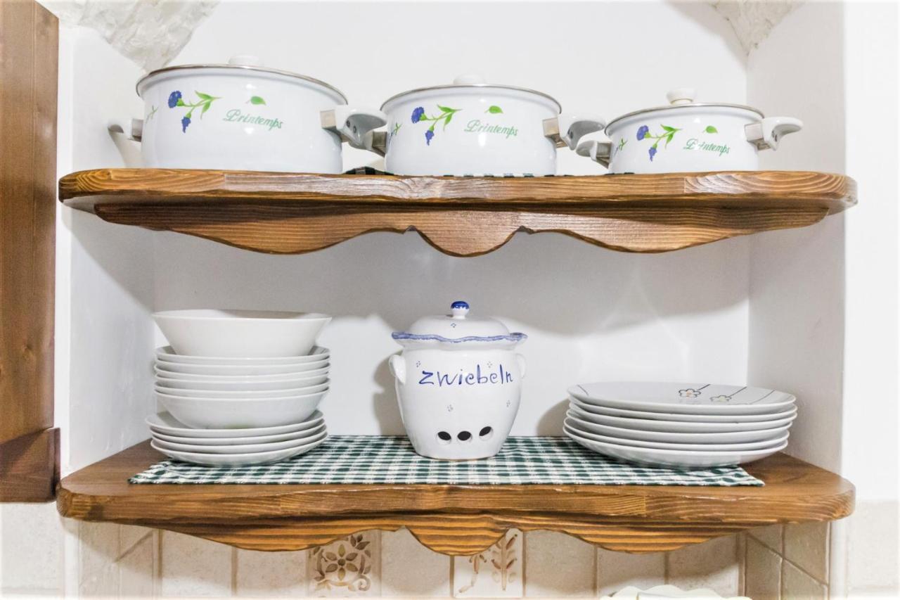 Trulli Donna Isabella Bed & Breakfast โลโกโรตอนโด ภายนอก รูปภาพ
