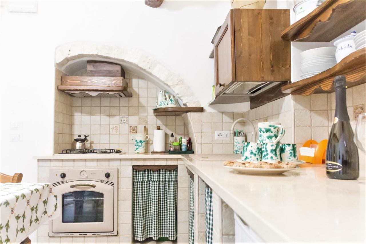 Trulli Donna Isabella Bed & Breakfast โลโกโรตอนโด ภายนอก รูปภาพ