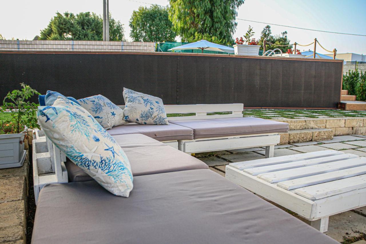 Trulli Donna Isabella Bed & Breakfast โลโกโรตอนโด ภายนอก รูปภาพ