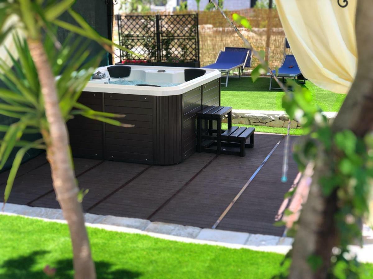 Trulli Donna Isabella Bed & Breakfast โลโกโรตอนโด ภายนอก รูปภาพ